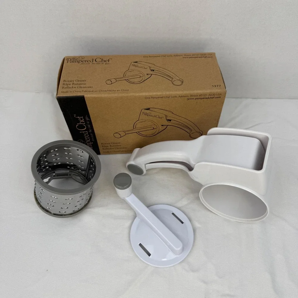 Pampered Chef Rotary Grater 1277 White Gray Handheld Cheese Nut Grater with Box